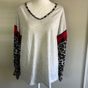 Grace and Emma Lightweight Long Sleeve Women’s‎ Top. NEW LISTING